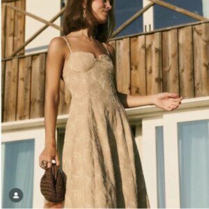 NWT Zara EMBROIDERED FLORAL MIDI DRESS - Size Medium